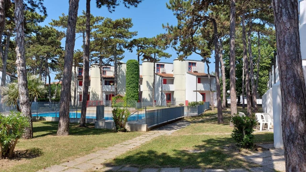 Holiday Village Lignano Sabbiadoro Exterior foto